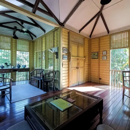 Bagas Zakariah Orchard Lodge
