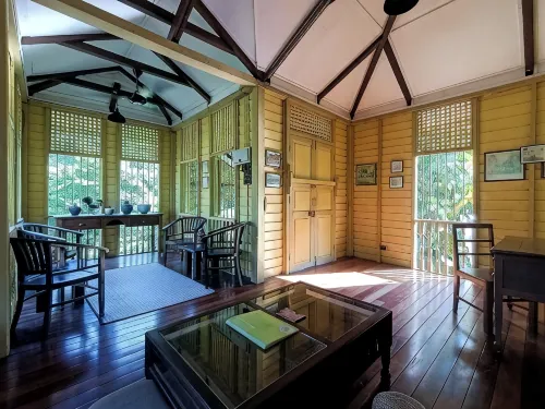 Bagas Zakariah Orchard Lodge - balcony