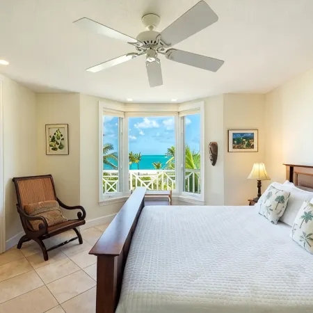 Grandview Penthouse 3 Bedroom plus bonus 4th bedroom Beach Front on Grace Bay