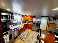 Little Blue Cabin on the Clearwater River! - Homestays