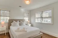 Luxury Ocean Front Home w/ its own Private Beach. New, Clean+ High end finishes. - balcony