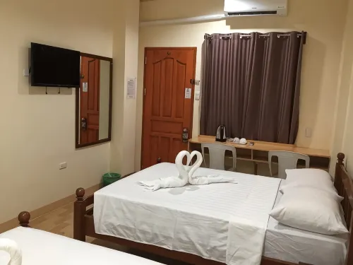 Dayview Tourist Home - parking