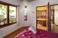 Villas del Rio: 2BR/2BA with dipping pool 1 block from the beach.