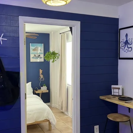 Private, cozy, beach guest-suite B