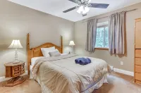 Cozy 4-bedroom house in enchanting Bushkill with private hot tub & game room - Boutique