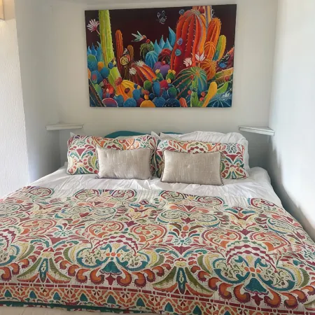 Villa De Cortez Condo!  Beachfront, Sunrises, Fishing and Pickleball await!