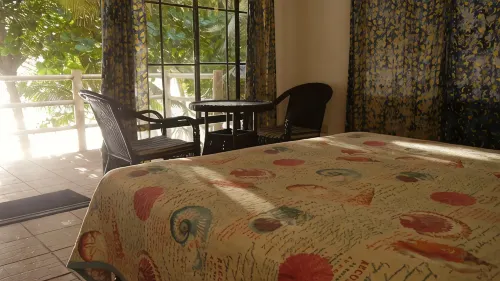 Small Hideaway on a Romantic small Private Beach with Exquisite Views. - palestra