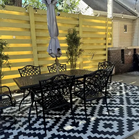 Modern Meets Vintage! 5 Bedrooms. Game Room, Patio, Fun!