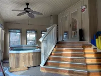 4 Bedrooms, Great Pool, Hot Tub,  Perfect for Families, No Parties - Bungalows