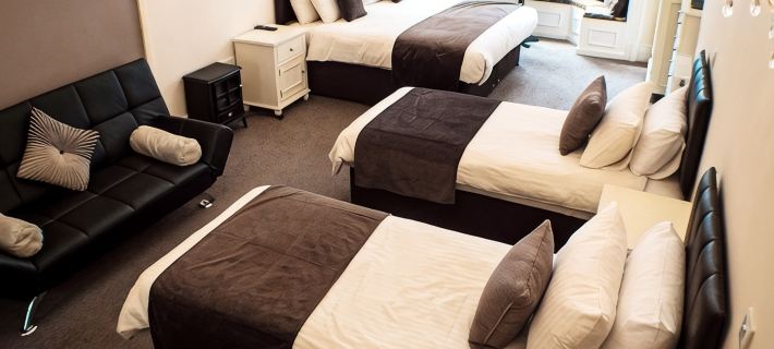 HQ Bar & Restaurant Hotels in Douglas