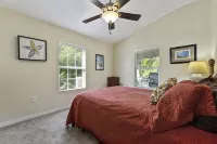 View the Beach from Your Porch.  Best Location, 5 Blocks to Downtown - 4-Star