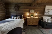 Beautiful Log Cabin in Paradise Valley, Montana - Hytter
