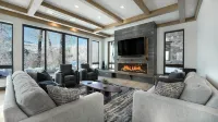 Yampa River House LUX 6-Bedroom w/ 1600+ Sqft Decks, Mtn View Hot Tub, Dwntwn - Boutique