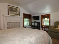 Vogelsang Guesthouse, 5 Minute Walk to Downtown West Jefferson. - WiFi