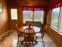 Cedar Lodge is quaint rustic lodge with modern amenities. Relaxing and warm! - Wifi