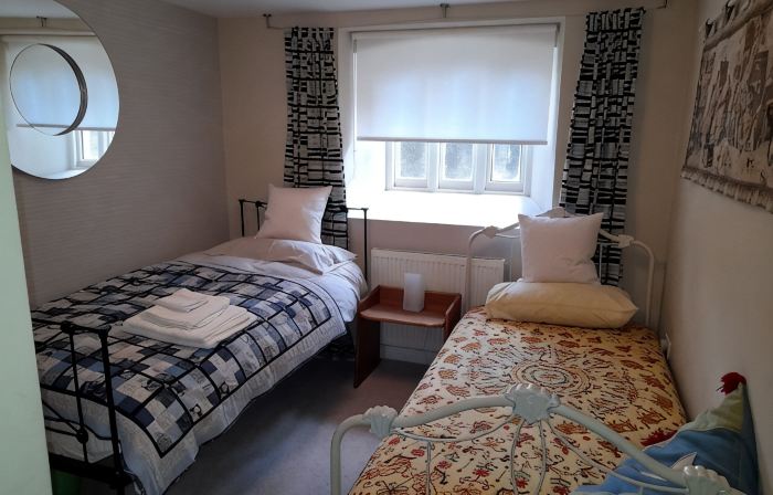 Former showhome with indoor pool & gym