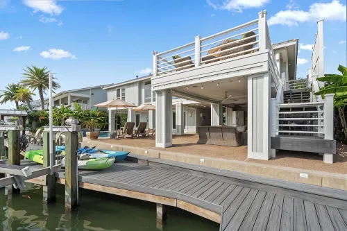 Heated Pool, Hot Tub, Kayaks, Fishing, 5BR Waterfront Home in Key Allegro - 4-نجوم