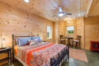 Gorgeous CABIN! Huge Deck, Mountain Views,12 min to Dwtn AVL!!! - 샬레 호텔