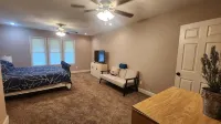 Spacious 4 bedroom Downtown Clarksville - Wifi