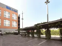 Ibis Lleida - parking