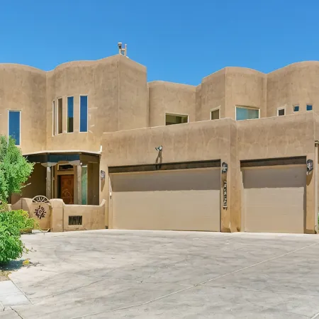 " Santa Fe Style" 4Bedrooms, Hot Tub and Pets Welcome, 5G Fiber WiFi !