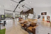 3 Properties Designed for Gatherings and Fun on 10 Acres! - 5 tähden