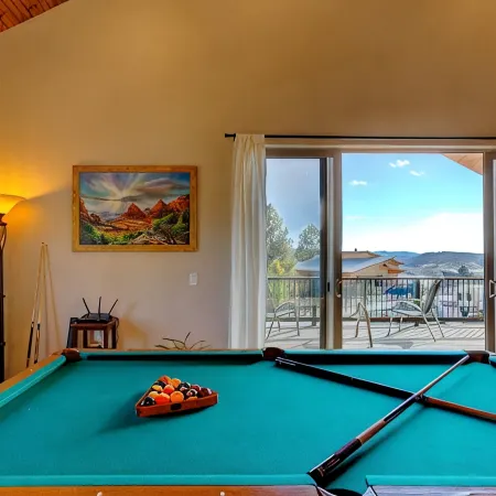 "Pagosa's - Hill Top House" Hot Tub/Pool Table/Decks/Fire Pit/ Pet Friendly