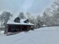 Peaceful tranquil cozy home tucked away in Madison - Wifi