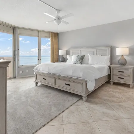 DIRECT OCEANFRONT Condo with BREATHTAKING VIEWS!