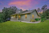 Minutes to Caves! Private Woods! Game Room & Media Room! Great for Get-togethers - 3-Star