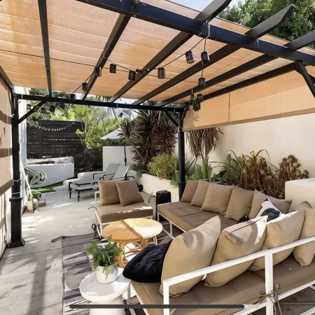 Bright 4 Bedroom Mountain View Home By Arts Plaza