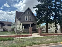 步行至懷俄明大學 & Downtown · 修復的19世紀住宅 5臥室度假屋 - 3 星級