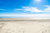 Oceanfront stunner in Emerald Isle - 2-Sterne
