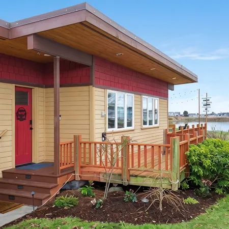 Whidbey Waterfront Retreat- Fireplace - Steps to Beach - Bird Watching
