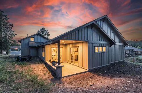Spacious family friendly home, close to Grand Canyon, GC railroad and Rt66 - バルコニー