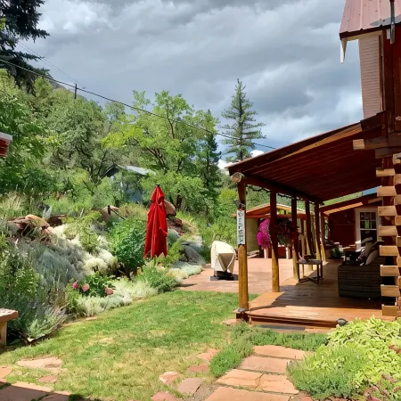 Stunning Newly Remodeled Master Bath Close to Roaring Fork River Super Clean!