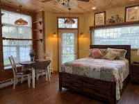 Tiffany's Premier Studio Vacation Rental Downtown Mackinaw City - Homestays