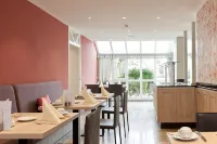 Michels Inselhotel Vier Jahreszeiten - breakfast