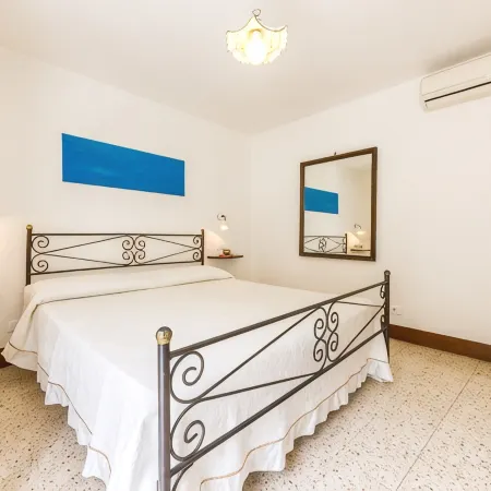 Rooftop house in the center, 2/4 guests, free illimited WIFI, free parking