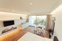 Marina Gardens Boutique&Suites - parking