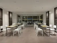 Hotel One - Bacolod - Parkplatz