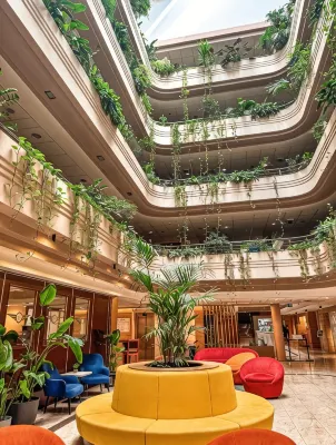 Airport Hotel Budapest - Parkplatz