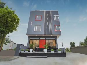 Super OYO Townhouse 231 Golden Avenue Road