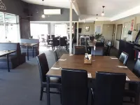 Pine Lake View Lodge Hotels in Woodend