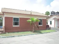 Bayfront Cottages Hotels in Fulton