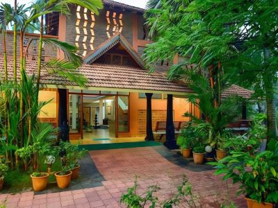 Beach and Lake Ayurvedic Resort, Kovalam