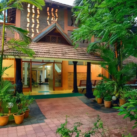 Beach and Lake Ayurvedic Resort, Kovalam