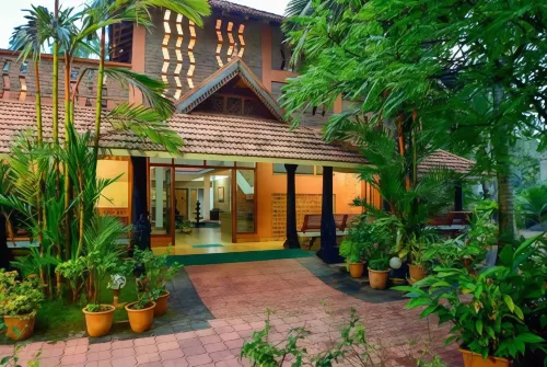 Beach and Lake Ayurvedic Resort, Kovalam - Havudsigt
