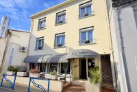 Azur Hôtel Cit'hôtel Hôtels à proximité de : Chapelle des Pénitents de Mèze