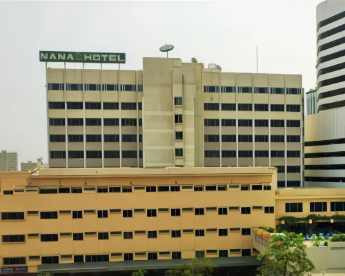 Nana Hotel Hotel dekat pusat perbelanjaan Central Embassy